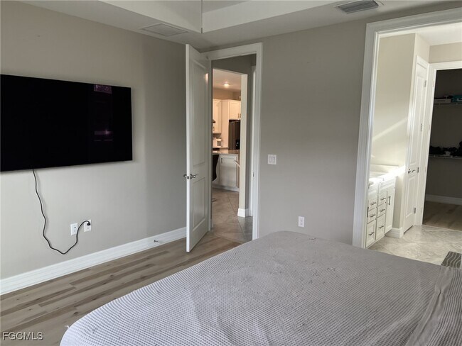 Foto del edificio - 12048 Westmoreland Way