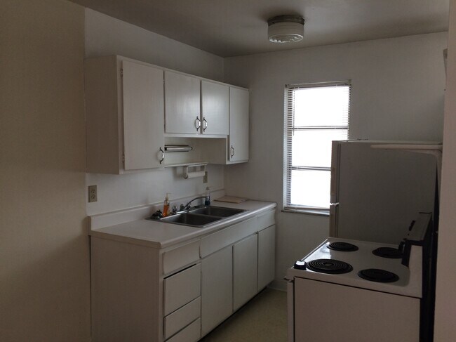 Foto del edificio - 512 Olden Ave