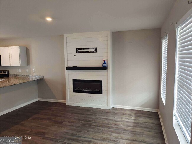 Building Photo - 522 Pemberton St