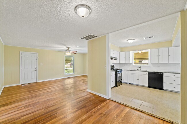 Foto del edificio - 821 Miller St