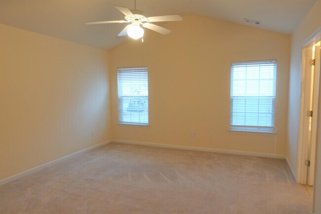 Building Photo - 210 Chartwell Dr