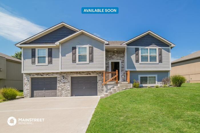 Primary Photo - 1414 NE Jaclyn Dr, Grain Valley, MO 64029