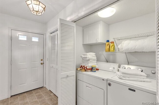 Foto del edificio - 9725 E Goldfinch Ln
