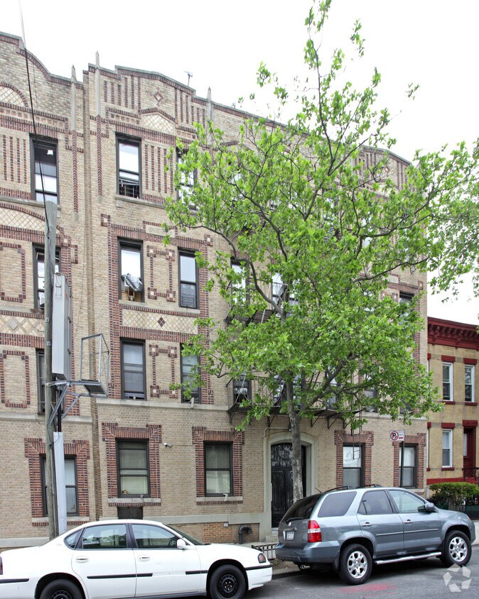 Building Photo - 173 29th St