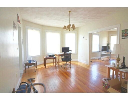 Building Photo - 420 Essex St