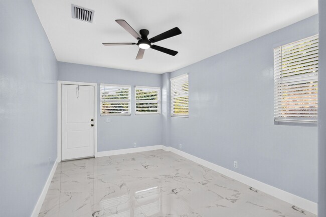 Foto del edificio - 1531 NE 33rd St