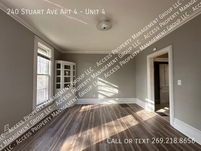 Building Photo - 240 Stuart Ave
