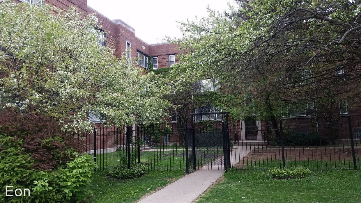 Primary Photo - 223 Custer Ave