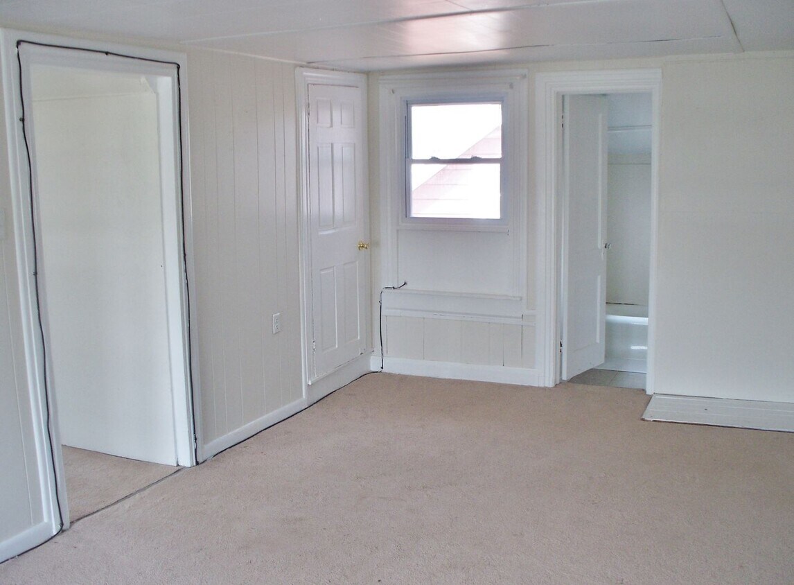 603 Frederick St Unit Apt. A, Hanover, PA 17331 Room for Rent in