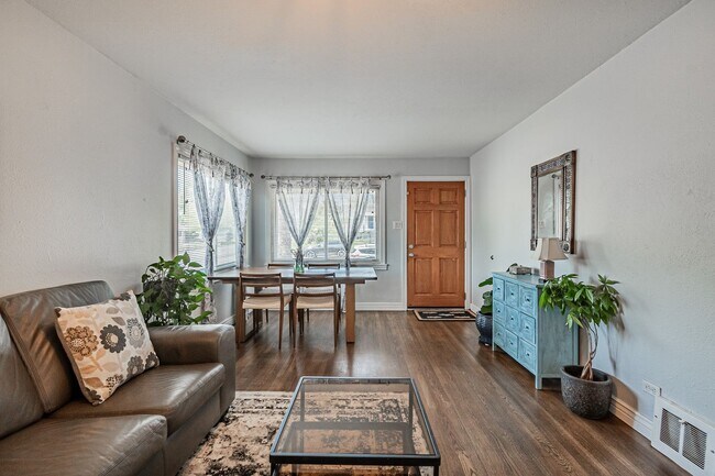 Foto del edificio - Barnum 3BD, 2BA Home with Fenced Back Yard...