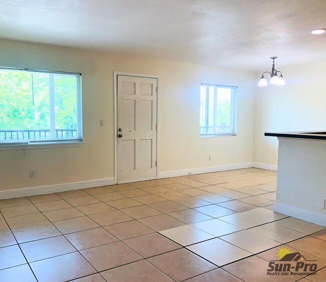 Foto del edificio - 900 S Peninsula Dr