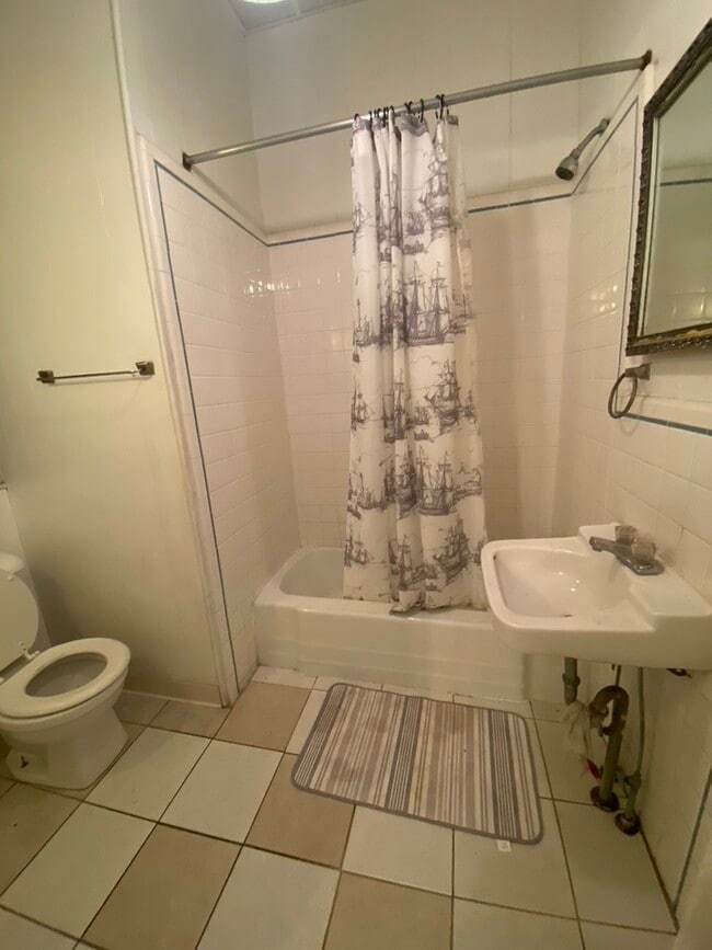 Building Photo - 320 S 42nd St