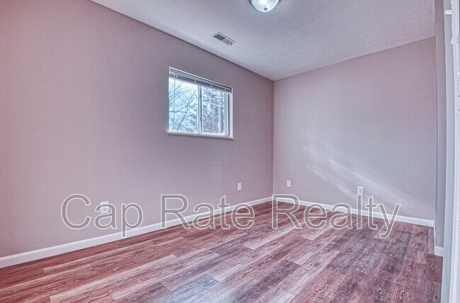 Foto del edificio - 2735 Joyce Ave