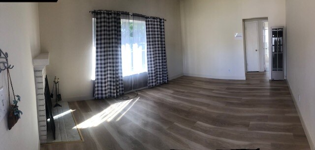 sala de estar - 3133 Alma St