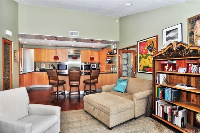 Foto del edificio - 34016 Selva Rd