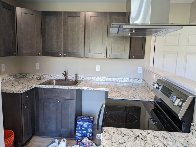 Building Photo - 142 Lord Cir