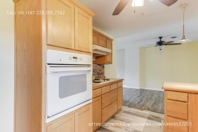 Building Photo - 139 Beachview Ave