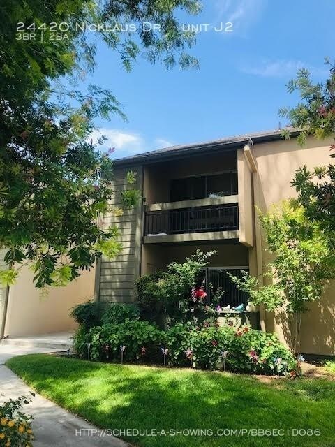 Building Photo - 3 bedroom in Valencia CA 91355