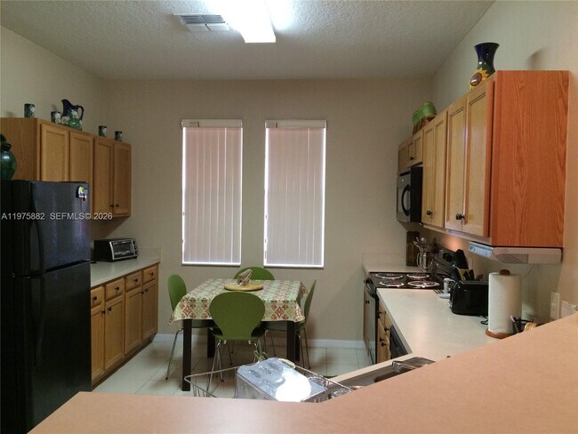 Foto del edificio - 2669 Mayaguana St