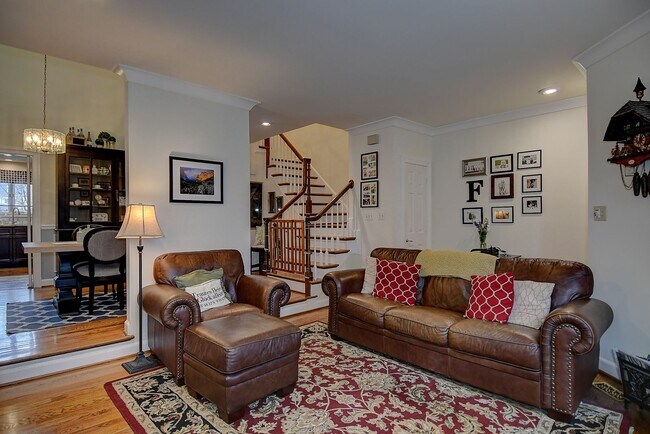 Building Photo - Spacious Condo in Ghent Square!