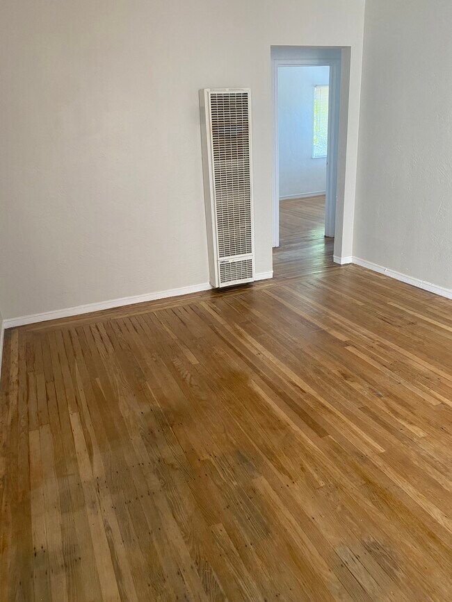 Foto del edificio - 6117 Monadnock Way