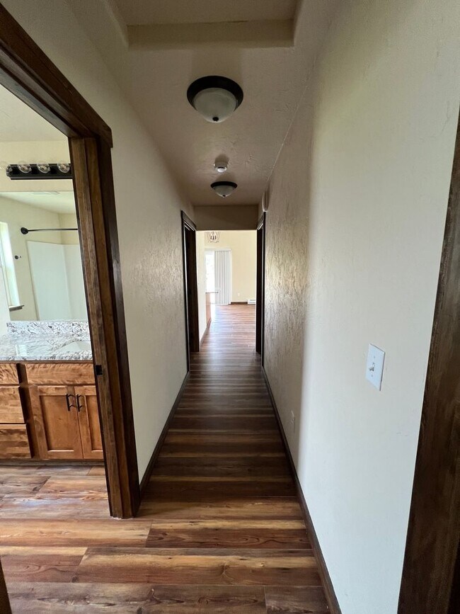 Foto del edificio - 5584 Windy Ridge Dr