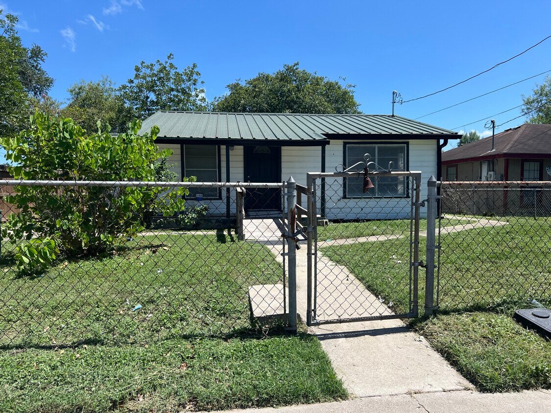 Primary Photo - 610 Schley Ave