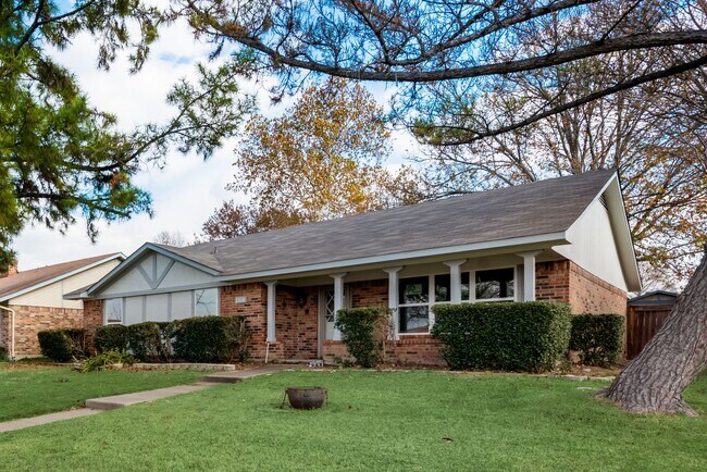 Foto del edificio - Adorable 3 bedroom home with tons of updates!