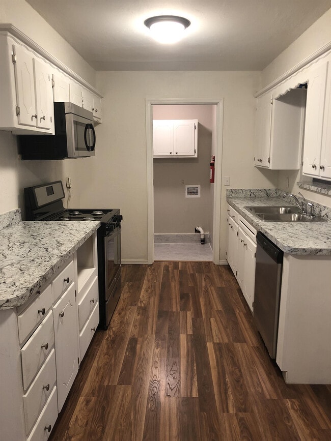 Photo - 841 Butler St House