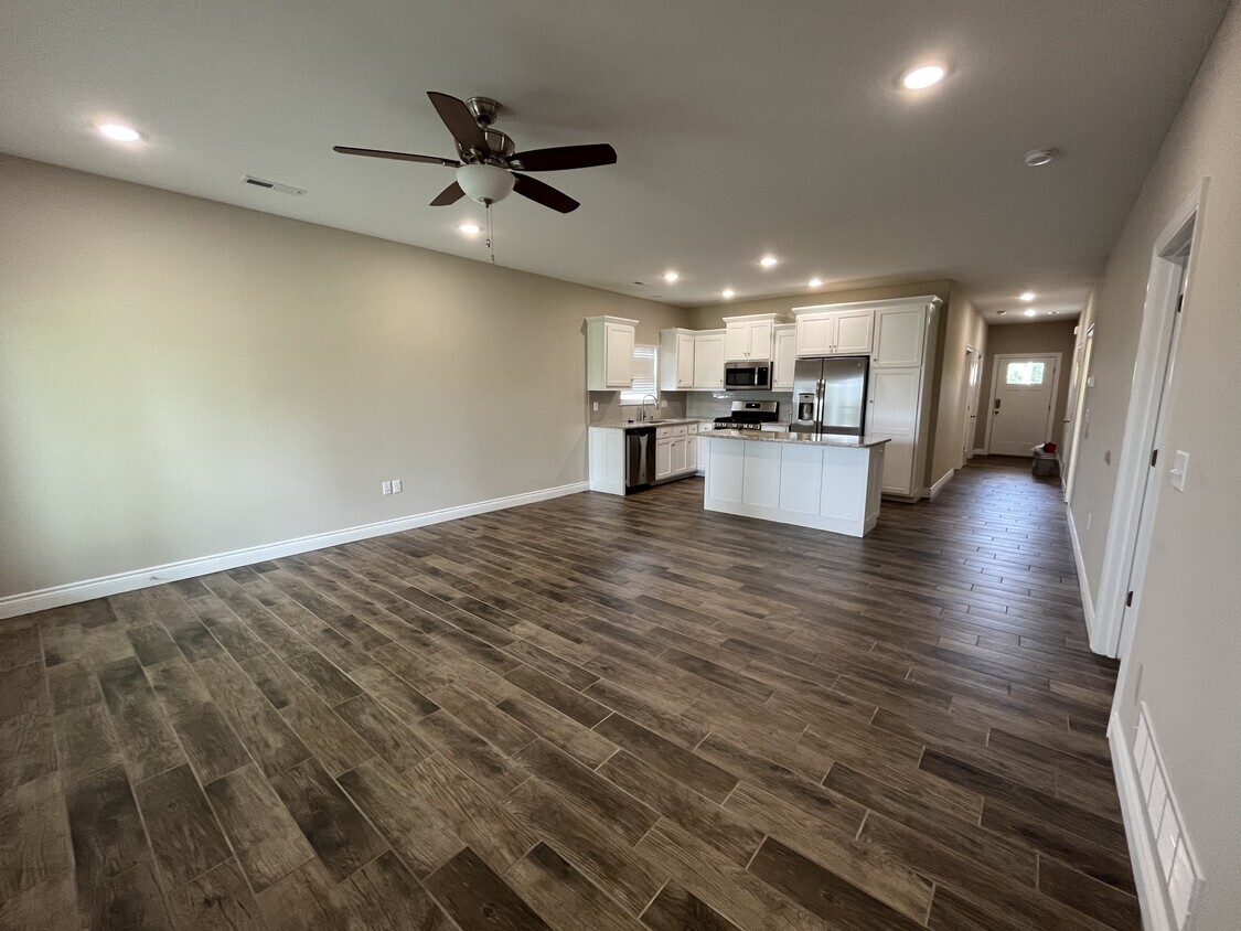 Building Photo - 603 Spring Ridge Rd