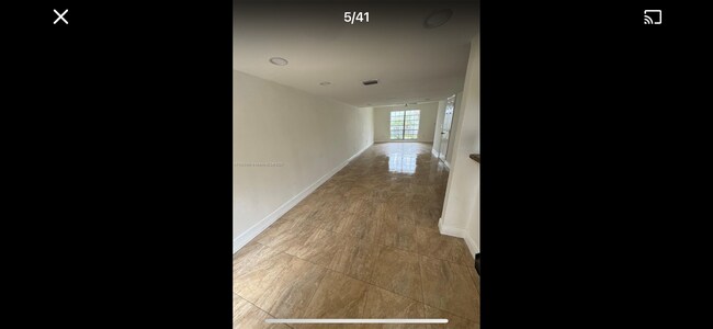 Foto del edificio - 10840 N Kendall Dr