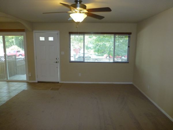 Building Photo - Apartment For Rent!