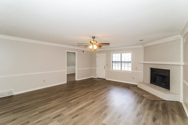 Building Photo - 7018 Cobblestone Dr