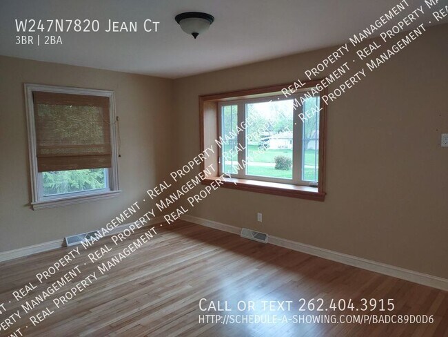 Building Photo - Three Bedroom Single Family Home