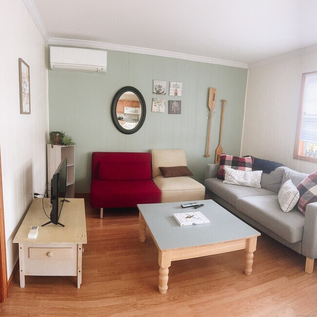 Foto del edificio - 66 Indian Spring Rd