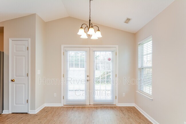 Building Photo - 413 Quartz Dr