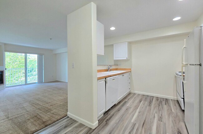Building Photo - 18621 Blueberry Ln