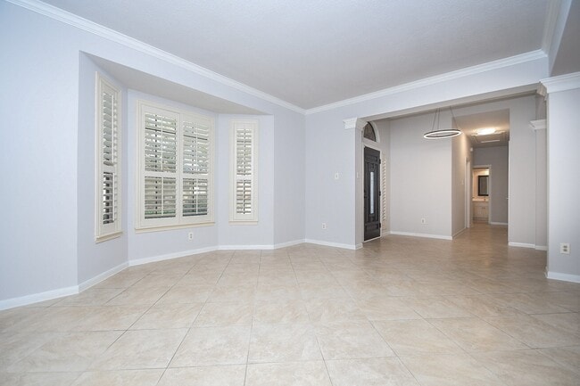 Building Photo - 4402 Jamaica Dr