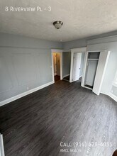 Building Photo - 8 Riverview Pl
