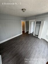 Building Photo - 8 Riverview Pl