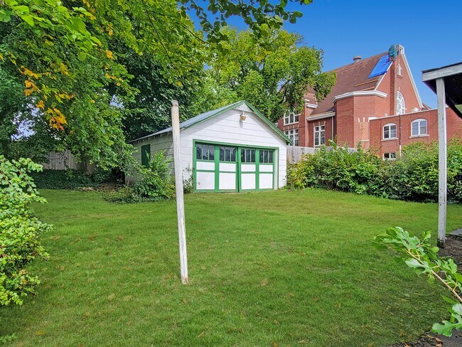 Foto del edificio - 631 M.L.K. Jr St SE