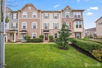 Building Photo - 102 Bayside Ct