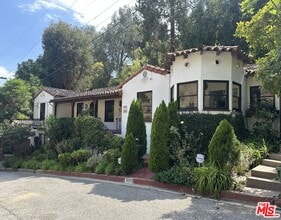 Building Photo - 5946 Tuxedo Terrace
