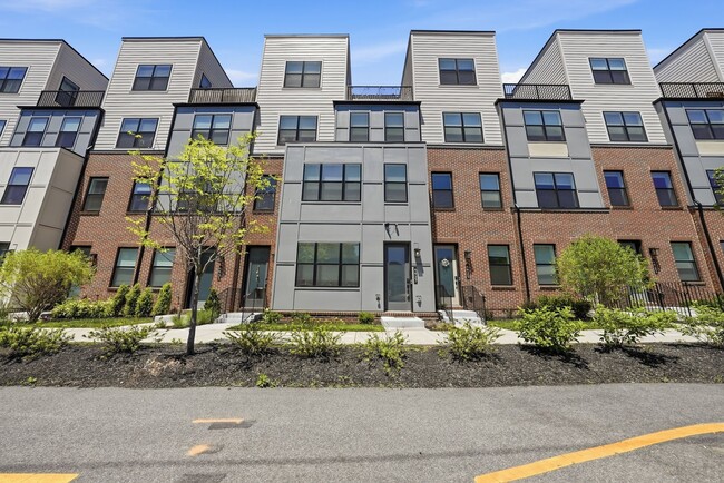 Building Photo - 4927 Eisenhower Ave