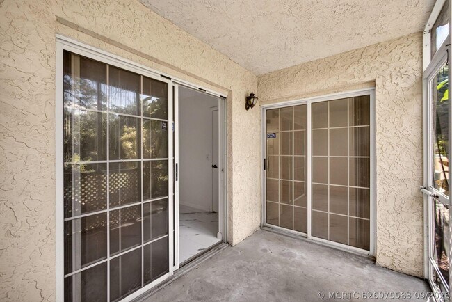 Foto del edificio - 1628 SE Green Acres Cir