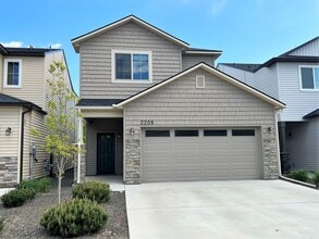 Building Photo - 2209 E Sharptail St