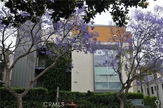 Building Photo - 1250 N Harper Ave