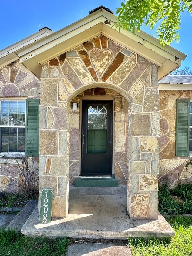 Primary Photo - COMING AUGUST 2025 - Charming 2-Bedroom Home!