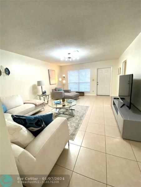 Foto del edificio - 1641 NE 55th St