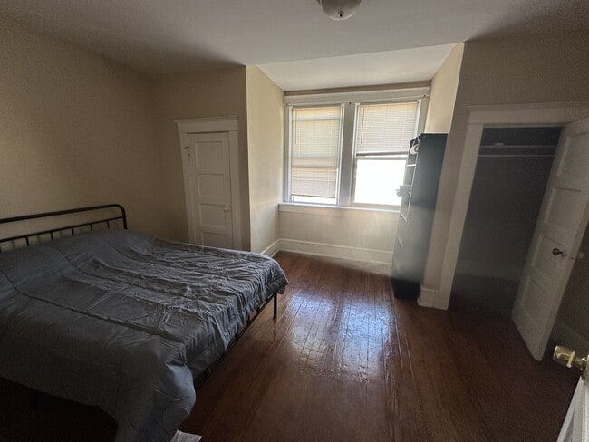 Foto del edificio - 1810 Newton St NW